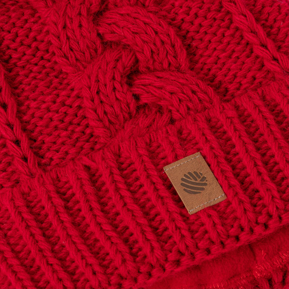 Red warm women's hat